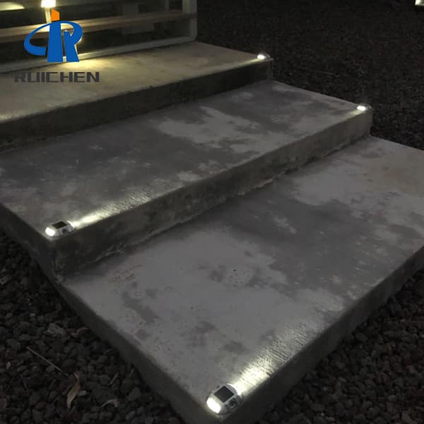 Ce 3M Solar Cat Eyes In Durban For Expressway